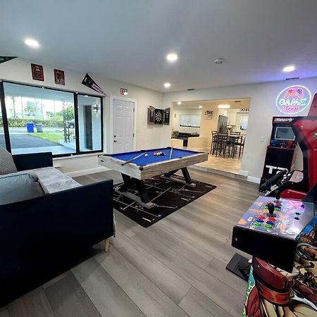 Willa Modern Tropical Oasis With Arcade, Hottub & Minigolf Hollywood Zewnętrze zdjęcie