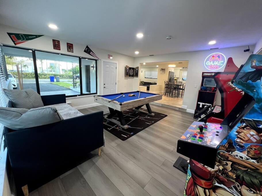 Willa Modern Tropical Oasis With Arcade, Hottub & Minigolf Hollywood Zewnętrze zdjęcie