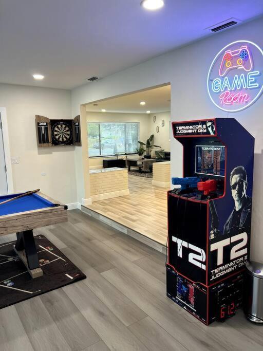 Willa Modern Tropical Oasis With Arcade, Hottub & Minigolf Hollywood Zewnętrze zdjęcie