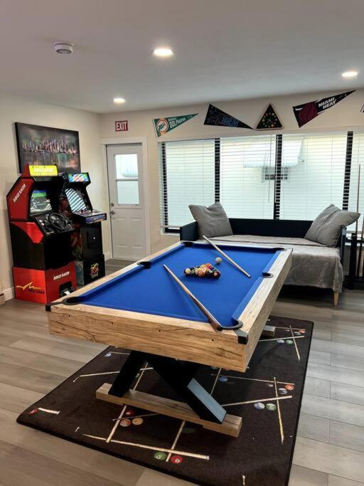 Willa Modern Tropical Oasis With Arcade, Hottub & Minigolf Hollywood Zewnętrze zdjęcie